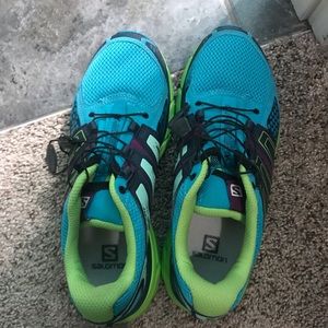 Salomon tennis shoes